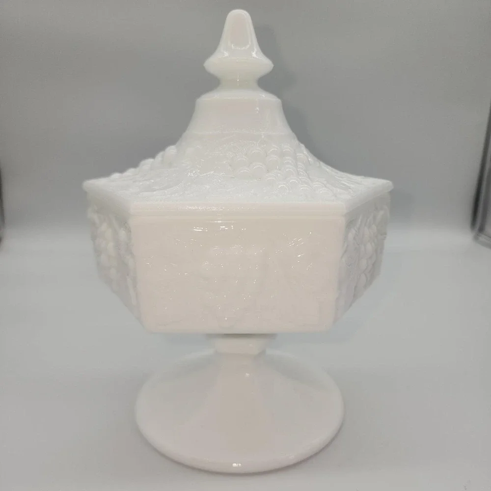Vtg Indiana Glass Milk‎ Glass Covered Candy Dish Octagon Pedestal Harvest Grape